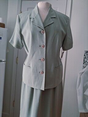 Talbots 100% Silk Set Two Pieces Short-Sleeve Blazer And Skirt  in Light Sage 14